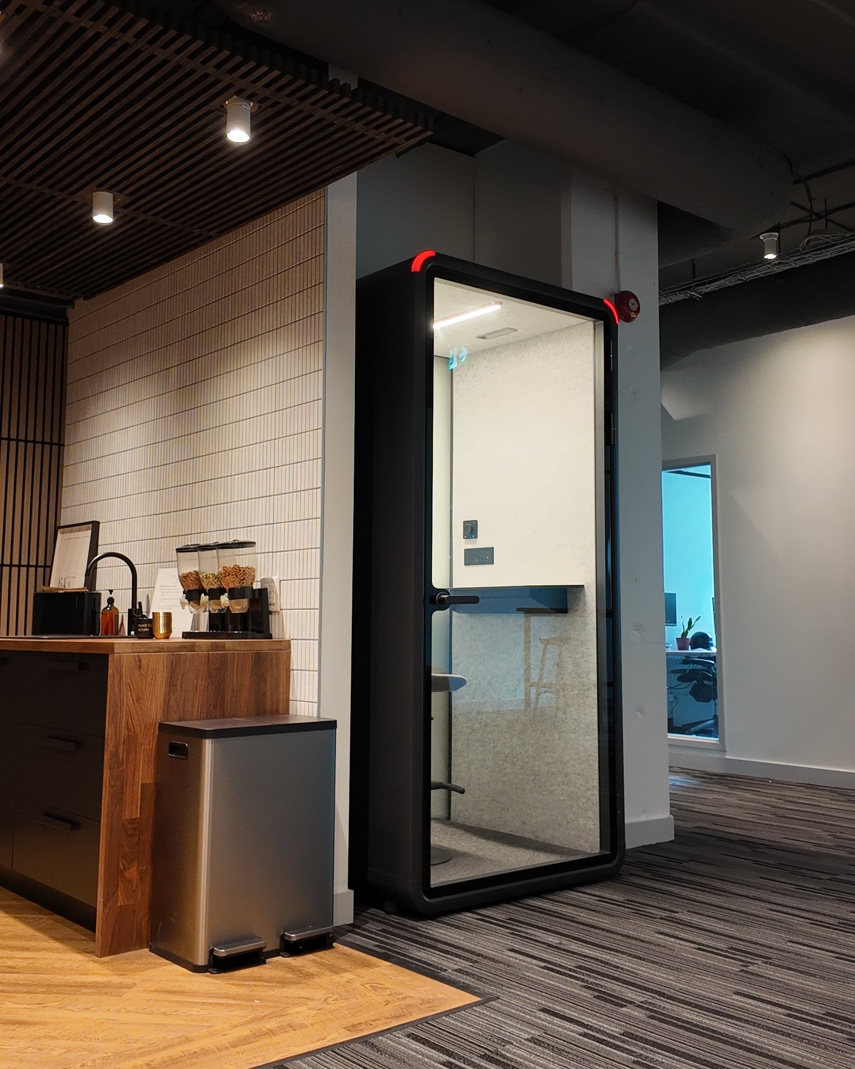 Single Work Booth